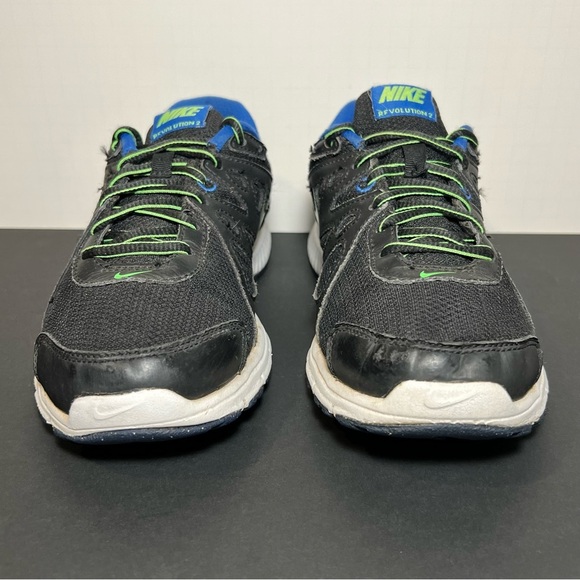 Womens NIKE Revolution 2 Black Running Shoes / Size 9 - Picture 2 of 9